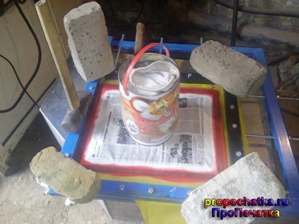 Высыхание клея на сетке для шелкографии