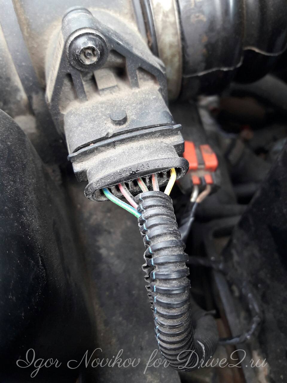 Для проверки ДМРВ используем 1-ый и 3-ий контакты. Отсчет справа налево. — Lada Калина Хэтчбек (1G)