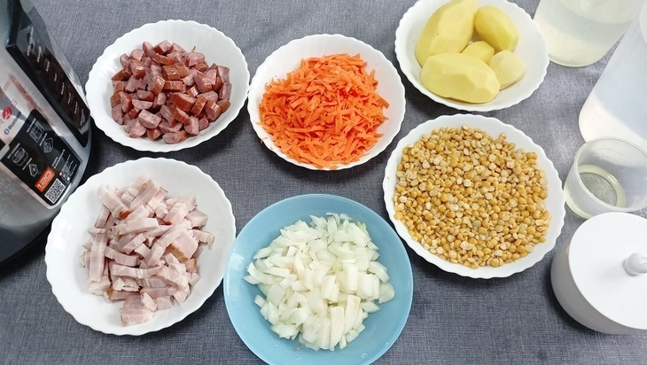 Гороховый суп с копчёностями — рецепт супа в мультиварке: шаг 2